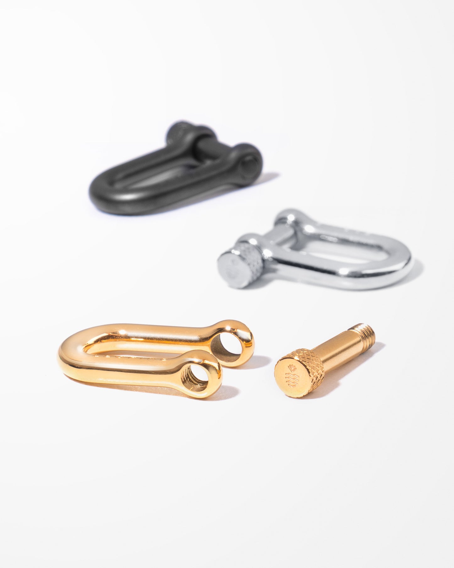 Leopine "U" Bracelet. Yellow Gold Plating